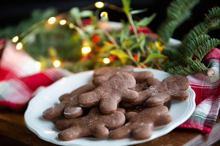 a plate of no molasses gingerbread cookies